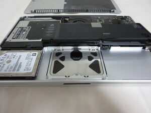 MacBook Pro Trackpad 修理方法1